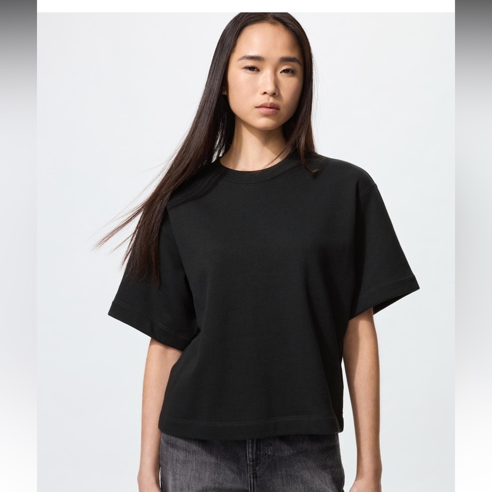 Classic Black Uniqlo T-Shirt